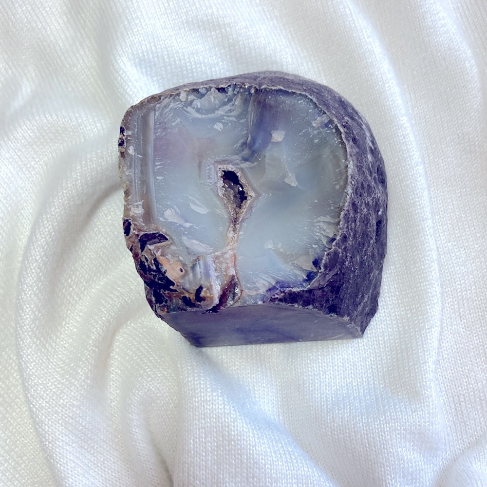 Blue Agate Geode - Picture 2 of 4